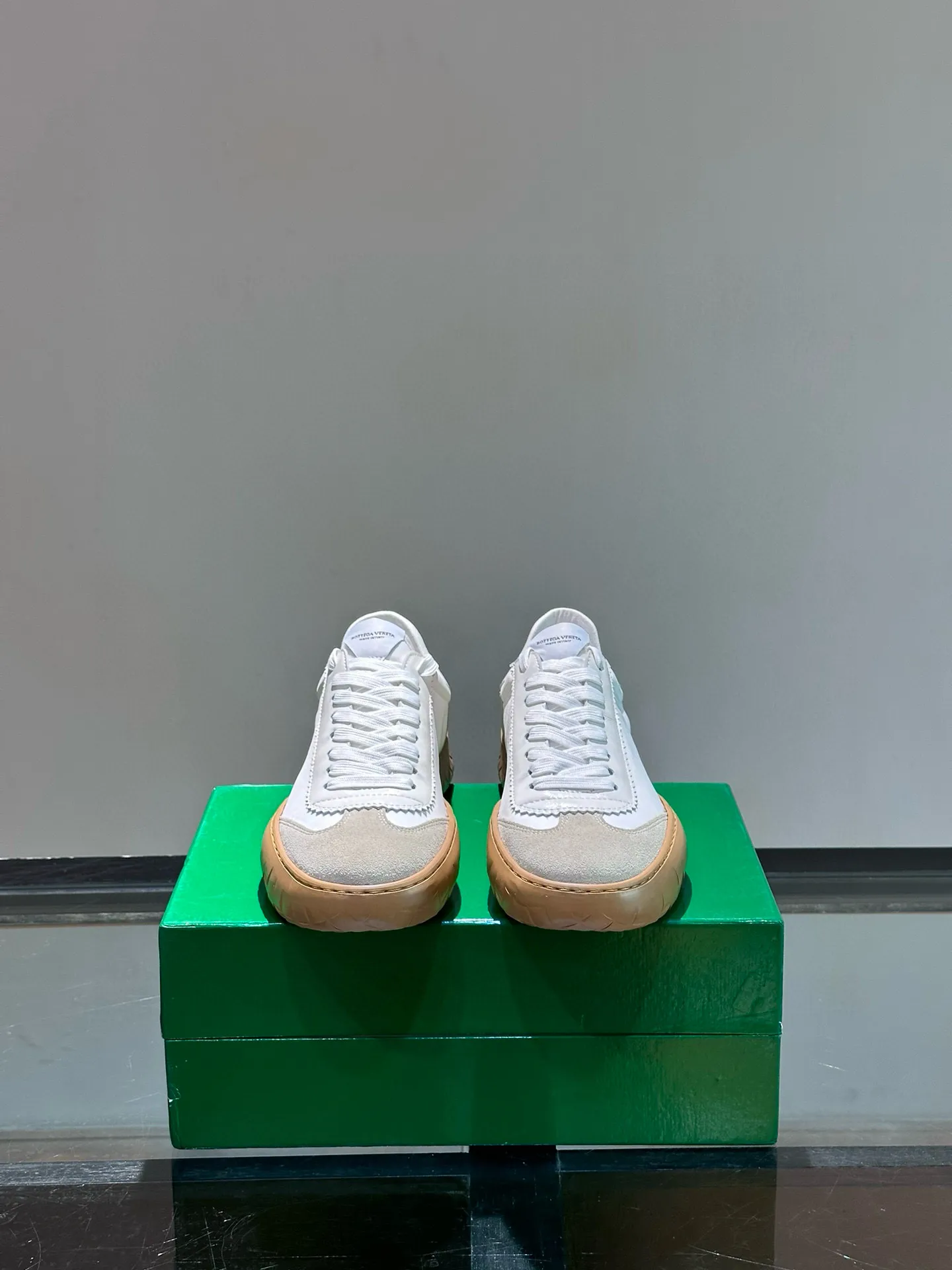 Factory price: 438💰BV/Bottega Veneta🆕New men's moral training sneakers, made of Sneaker technology nylon and suede, inspired by retro basketball shoes, a new interpretation of classic sneakers, a light, comfortable and breathable summer must-have item, the soles are made of classic woven texture, super recognizable, nylon suede stitching, full of texture! Size: 38-44, (45 customized)